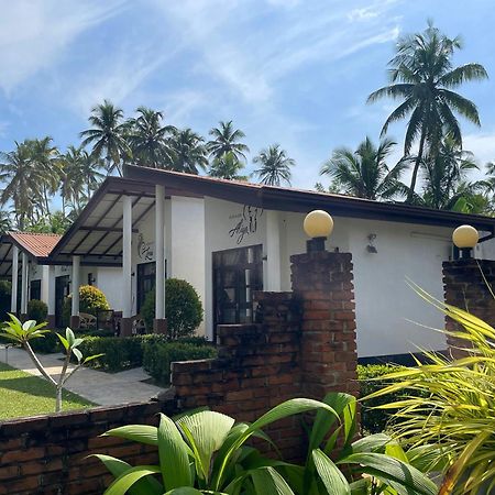 Sanda Eliya Resort Bentota Exteriör bild